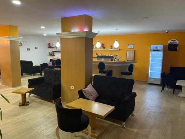 Tirane, jepet me qera ambjent biznesi Kati 0, 237 m² 950 € (RRUGA HOXHA TASIM)