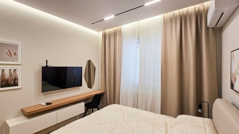 Tirane, jepet me qera apartament 1+1 Kati 4, 65 m² 700 € (Rruga e Barrikadave)