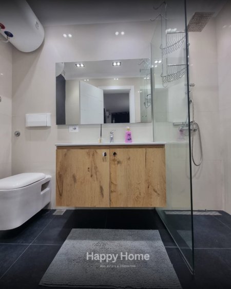 Tirane, jepet me qera apartament 2+1+Ballkon , 100 m² 1.000 € 