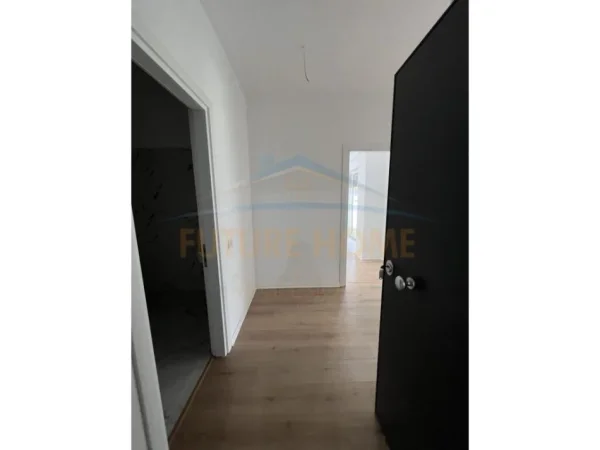 Tirane, shitet apartament 2+1+Ballkon Kati 1, 145 m² 169.000 € (Unaza e Re)