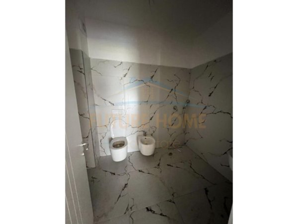 Tirane, shitet apartament 2+1+Ballkon Kati 1, 145 m² 169.000 € (Unaza e Re)