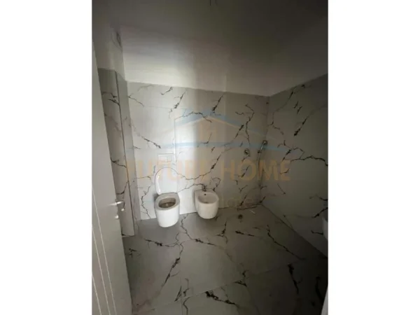 Tirane, shitet apartament 2+1+Ballkon Kati 1, 145 m² 169.000 € (Unaza e Re)