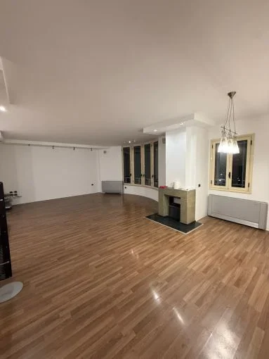 Tirane, shitet apartament 2+1+Aneks+Ballkon , 173 m² 350.000 € (liqeni artificial)