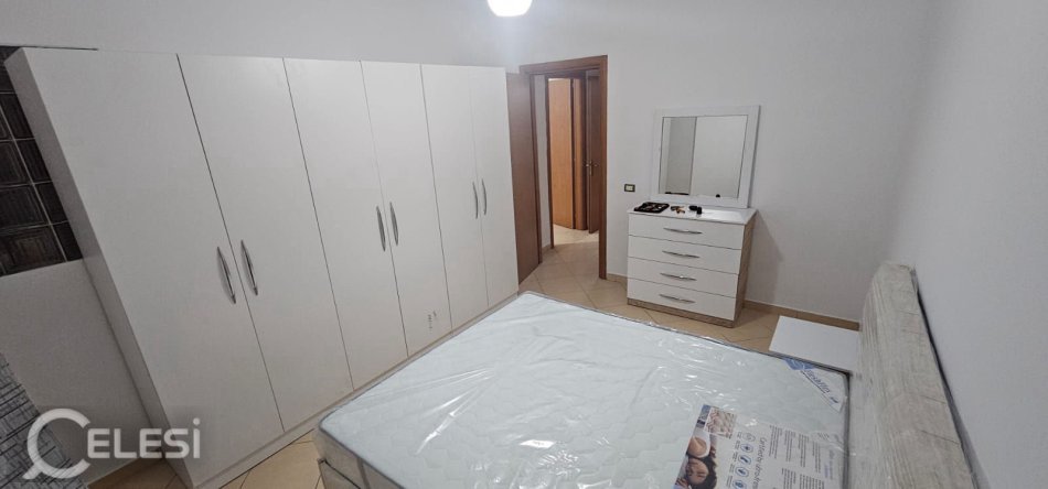 Tirane, jepet me qera apartament 2+1+Ballkon Kati 3, 115 m² 500 € (RRUGA 3 DESHMORET YZBERISHT)