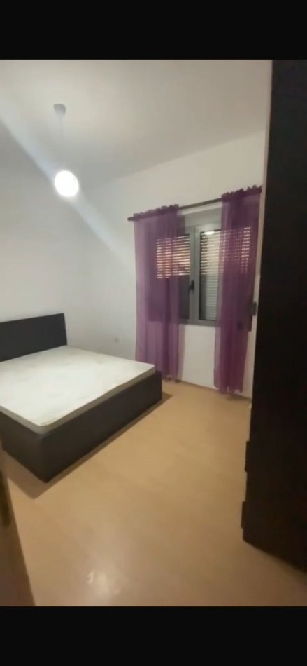Tirane, jepet me qera apartament 1+1+Ballkon Kati 2, 56 m² 500 € (RRUGA PETI)