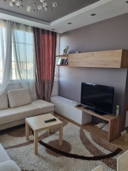 Tirane, jepet me qera apartament 2+1+Ballkon Kati 6, 73 m² 600 € (idriz dollaku)