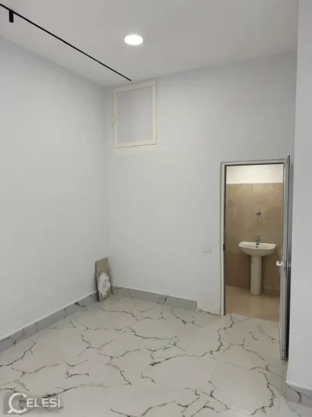 Tirane, jepet me qera dyqan Kati 0, 40 m² 900 € (RRUGA MINE PEZA)