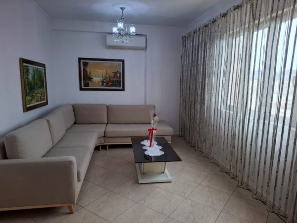 Tirane, jepet me qera apartament 2+1+2 ,Kati 8 ,Mobiluar, 100 m² ,Çmimi 700 € Tek Rruga FORTUZI/ MINE PEZA, Tirane