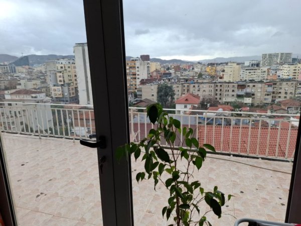 Tirane, jepet me qera apartament 2+1+2 ,Kati 8 ,Mobiluar, 100 m² ,Çmimi 700 € Tek Rruga FORTUZI/ MINE PEZA, Tirane