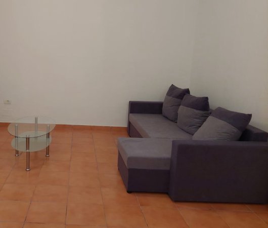 Tirane, jepet me qera apartament 2+1+Ballkon Kati 8, Mobiluar,  450 € ne ASTIR, Tirane