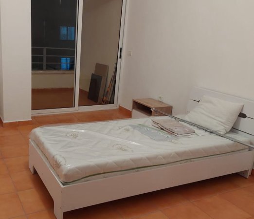 Tirane, jepet me qera apartament 2+1+Ballkon Kati 8, Mobiluar,  450 € ne ASTIR, Tirane
