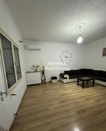 Tirane, jepet me qera Vile 2+1 Kati 1, 80 m² 500 € (Sauk)