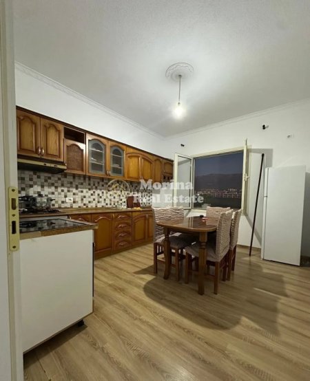 Tirane, jepet me qera Vile 2+1 Kati 1, 80 m² 500 € (Sauk)