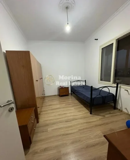 Tirane, jepet me qera Vile 2+1 Kati 1, 80 m² 500 € (Sauk)