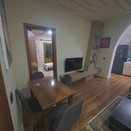 Vlore, jepet me qera shtepi 2+1+Aneks+Ballkon Kati 2, 350 m² 350 € 