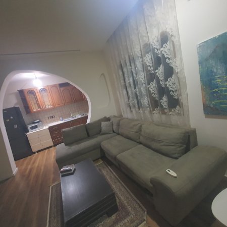Vlore, jepet me qera shtepi 2+1+Aneks+Ballkon Kati 2, 350 m² 350 € 
