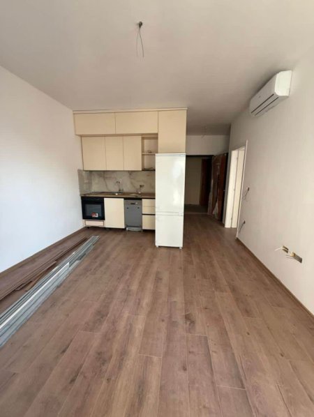 Tirane, jepet me qera zyre Kati 7, 61 m² 600 € (ZOGU ZI)