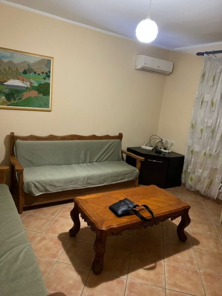 Fier, jepet me qera apartament 2+1+Ballkon, 280 € (40.732111,19.559925)