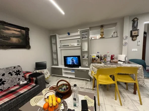 Tirane, jepet me qera shtepi 1 Katshe Kati 1, 57 m² , 450 € (Te Shkolla Kuqe)