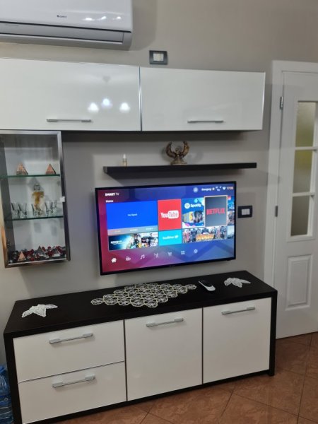 Tirane, jepet me qera apartament 2+1+Ballkon Kati 5, 105 m² 1.300 € 