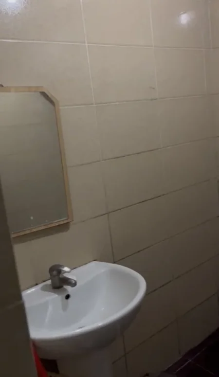 Tirane, jepet me qera apartament 1+1 Kati 5, 55 m² 400 € (Ish Parku ,21 Dhjetori)