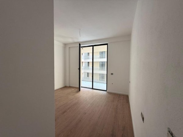 Tirane, jepet me qera apartament Kati 9, 96 m² 900 €
