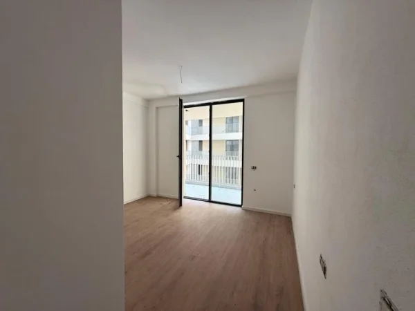 Tirane, jepet me qera apartament Kati 9, 96 m² 900 €