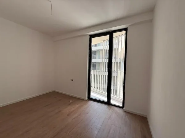 Tirane, jepet me qera apartament Kati 9, 96 m² 900 €