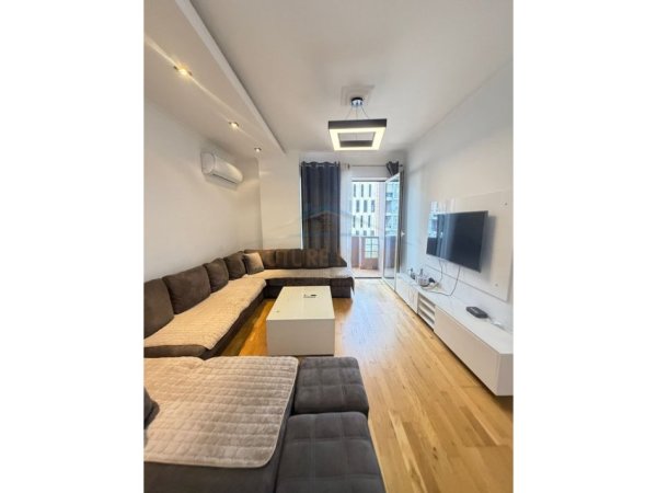 Tirane, jepet me qera apartament Kati 4, 87 m² 600 € 