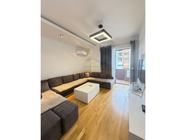 Tirane, jepet me qera apartament Kati 4, 87 m² 600 € 