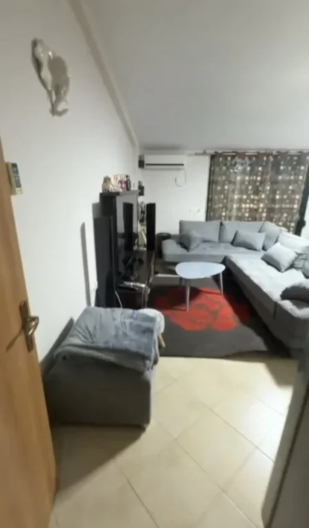Tirane, jepet me qera apartament 1+1 Kati 4, 75 m² 500 € (Fondacioni Eleonor, Kodra e Diellit)