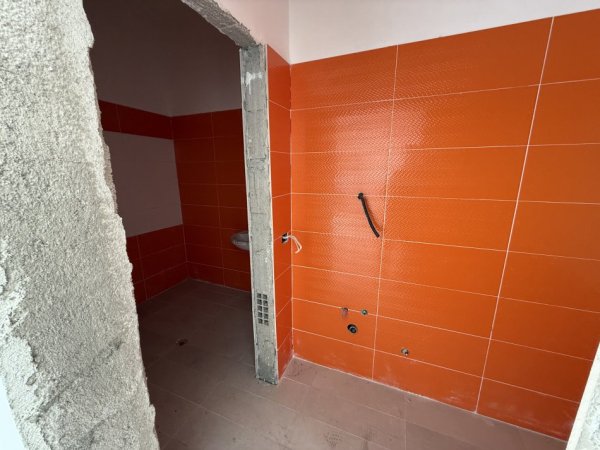 Tirane, shitet apartament 2+1 Kati 0, 80 m² 145.000 € (Hamdi Garunja)