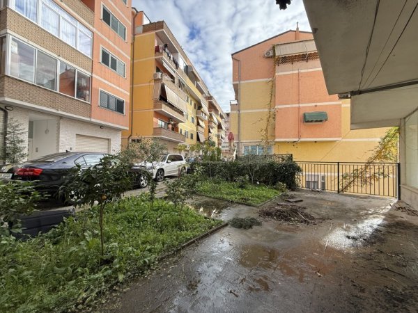 Tirane, shitet apartament 2+1 Kati 0, 80 m² 145.000 € (Hamdi Garunja)