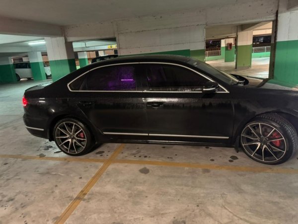 Tirane, shes makine Volkswagen Passat SEL Nafte, e zeze automatik Kondicioner 180.000 km 9.200 €