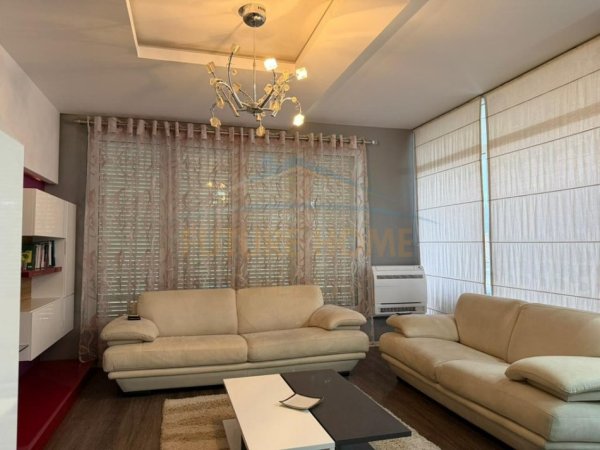 Tirane, jepet me qera apartament 2+1+Ballkon Kati 2, 100 m² 700 € (Kodra e Diellit)