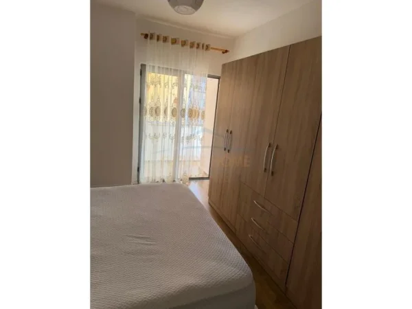 Tirane, jepet me qera apartament 1+1+Ballkon Kati 6, 74 m² 500 € (Astir)