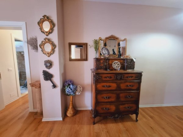 Tirane, shitet apartament 3+1+Aneks+Ballkon Kati 4, 121 m² 300.000 €