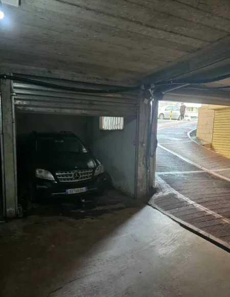 Tirane, shitet garazh | post parkimi Kati -1, 18 m² (Astir, Rruga Aleksandri i Madh)