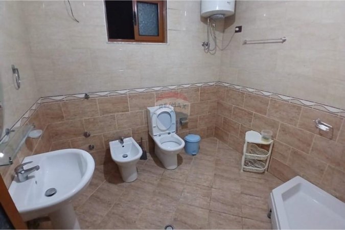 Tirane, jepet me qera apartament 2+1 Kati 2, 121 m² 500 € (Kodra e Priftit)