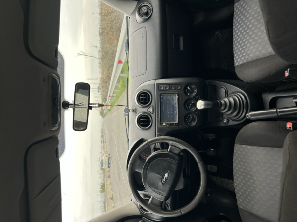 Shqiperi, shes makine Ford Fiesta Nafte, e zeze manuale Kondicioner 292.000 km 1.850 €