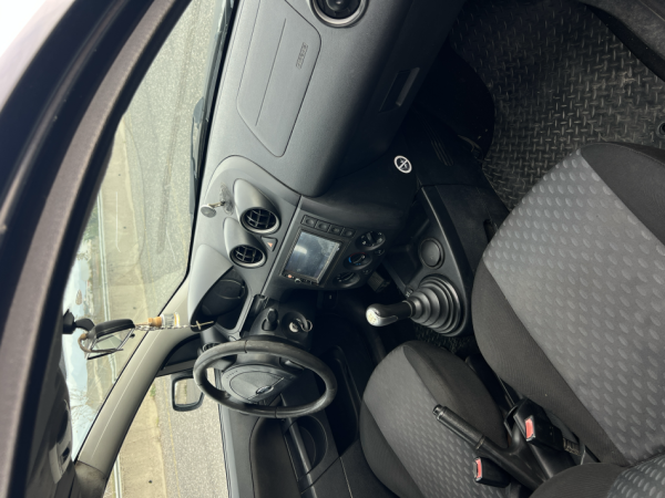 Shqiperi, shes makine Ford Fiesta Nafte, e zeze manuale Kondicioner 292.000 km 1.850 €