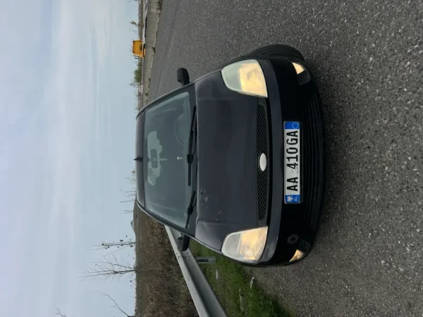 Shes makine Ford Fiesta Nafte, e zeze manuale Kondicioner 292.000 km 1.850 €