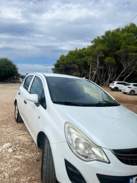Fier, shes makine Opel corsa Benzin, e bardhë automatik 157.236 km 4.200 €