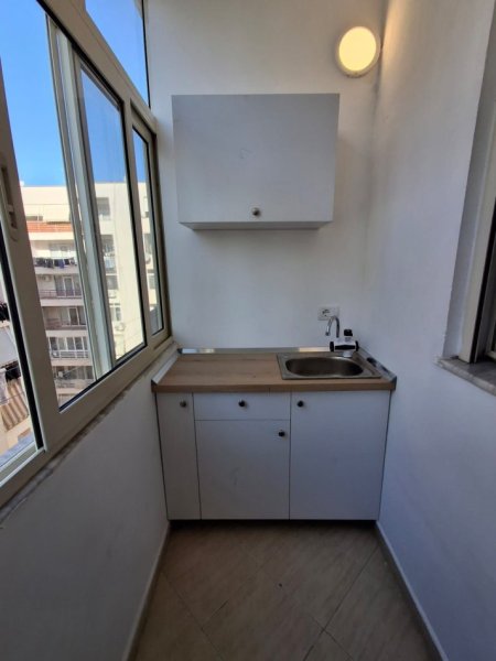 Durres, jepet me qera apartament 1+1+Ballkon Kati 6, 76 m² 350 € (Rruga Dalip Peza, prane ujesjellesit)