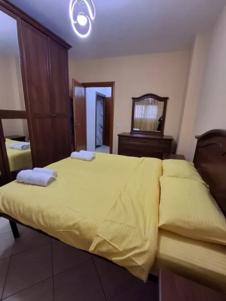 Durres, jepet me qera apartament 1+1+Ballkon Kati 6, 76 m² 350 € (Rruga Dalip Peza, prane ujesjellesit)