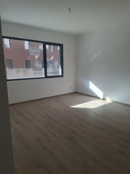 SHES APARTAMENT 2+1 RR.ELBASANIT  185.000 €