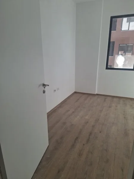 SHES APARTAMENT 2+1 RR.ELBASANIT  185.000 €