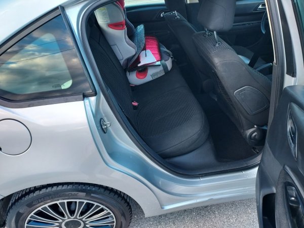 Vlore - Lungomare, shes makine Citroen C4 2010 1.4 Benzine Benzin, e argjendtë manuale Klima 151.000 km 3.600 €