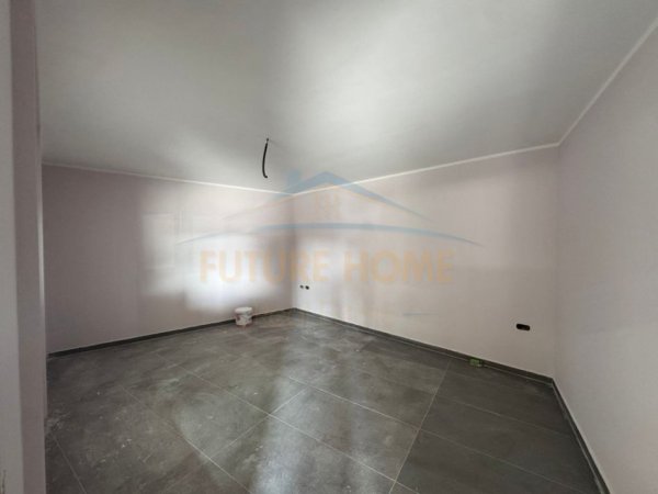 Tirane, jepet me qera Kati 0, 300 m² 1.200 €
