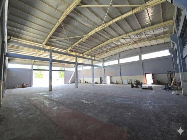 Tirane, shitet Kati 0, 930 m² 1.100.000 €